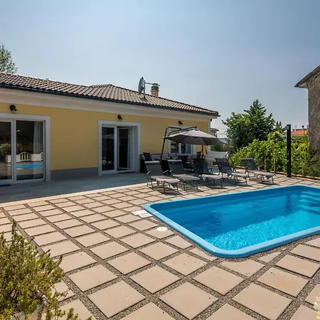 House Tonica With Pool Holiday home Malinska